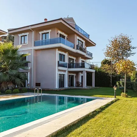 Spacious With Private Pool And Garden In Kartepe * Sakarya