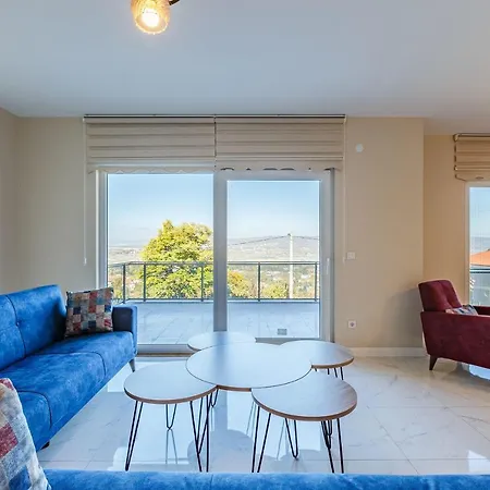 Spacious With Private Pool And Garden In Kartepe Villa