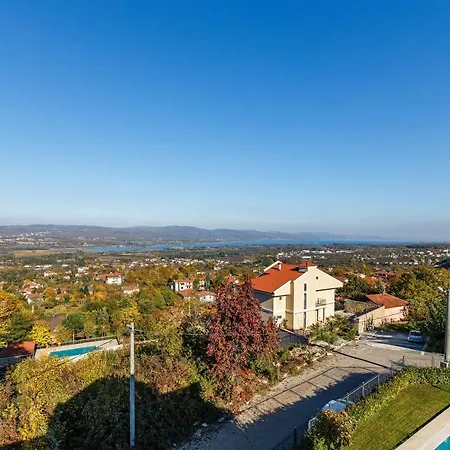Spacious With Private Pool And Garden In Kartepe