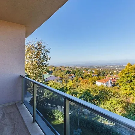 Villa Spacious With Private Pool And Garden In Kartepe *