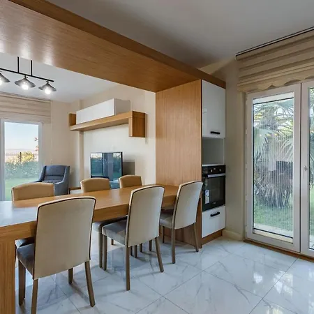 Villa Spacious With Private Pool And Garden In Kartepe Sakarya