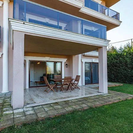 Spacious With Private Pool And Garden In Kartepe