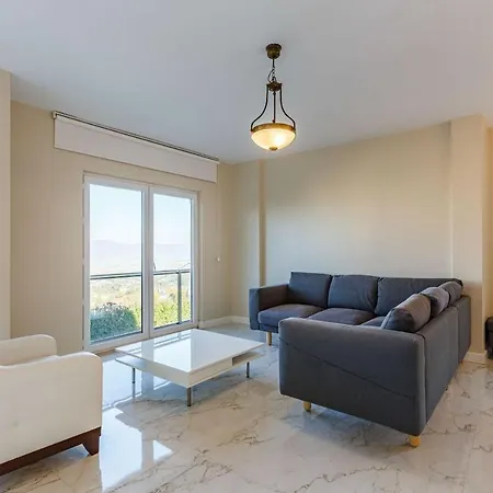 Spacious With Private Pool And Garden In Kartepe Villa