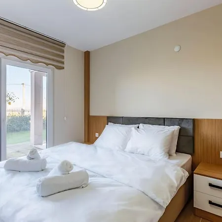 Spacious With Private Pool And Garden In Kartepe Villa